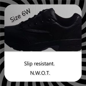 100% leather, slip - resistant shoe